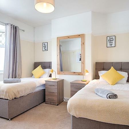 Off Road Parking, Garden, Tv In Every Room 斯旺西 外观 照片